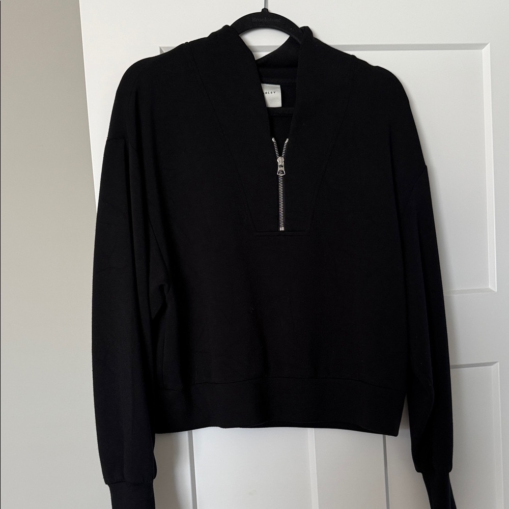 Varley Sweatsuit Set top and bottom Black Half-Zip size Medium Joggers size M